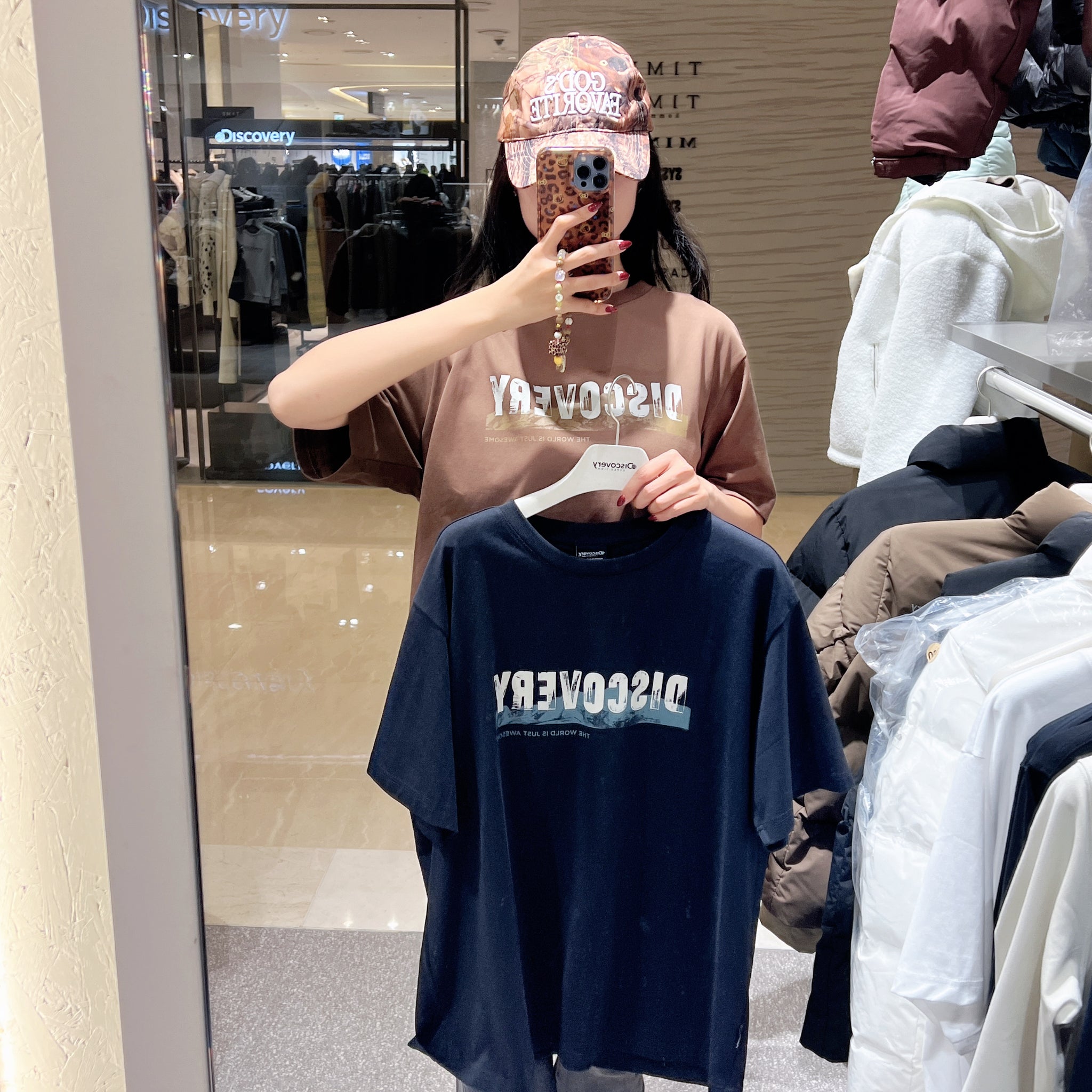 韓國 Discovery Logo-deformed graphic short-sleeved T-shirt【DY104】