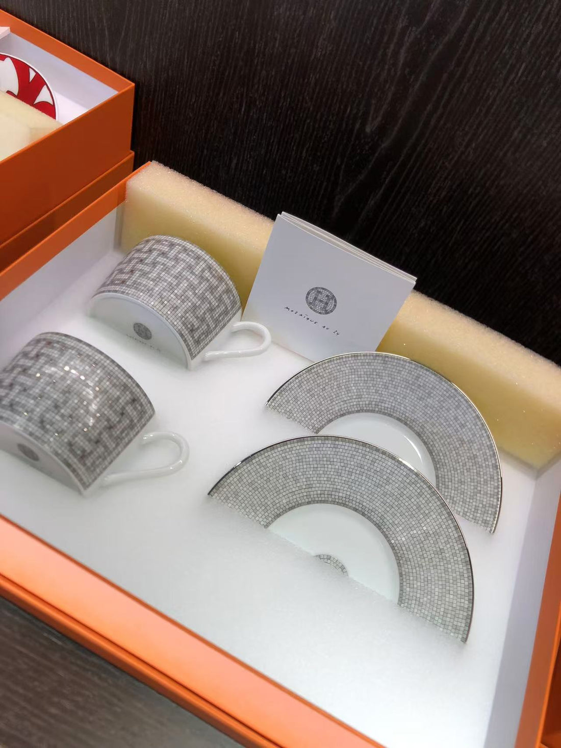 1201-80 Hermès MOSAIQUE AU 24 PLATINIUM SILVER 茶杯與杯碟, SET OF 4【全新】