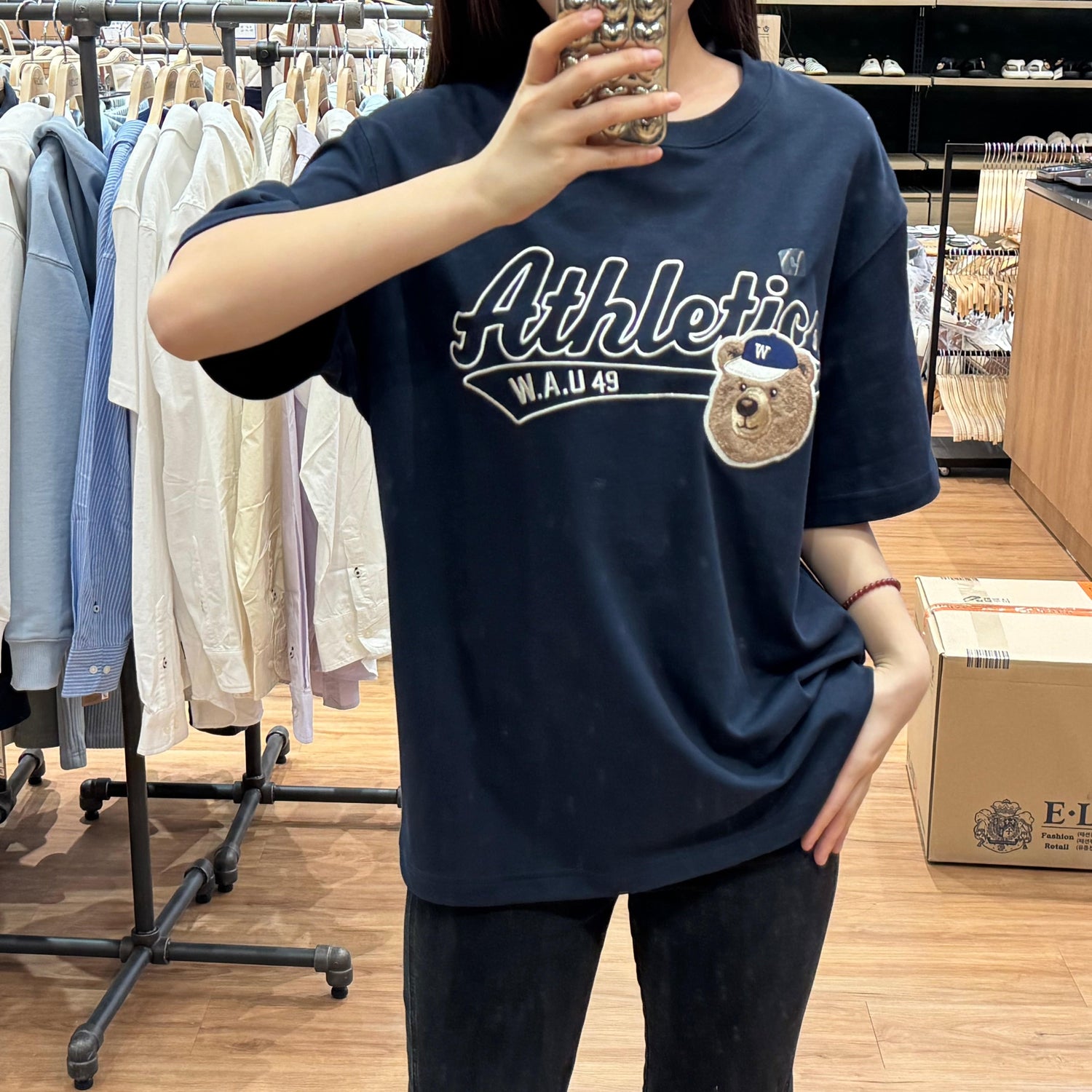 韓國 Who.A.U Steve Campus Patch T-shirt【WA045】 - STT Mall HK 靚太網購