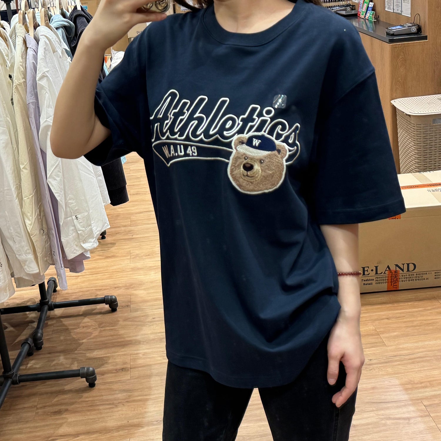 韓國 Who.A.U Steve Campus Patch T-shirt【WA045】 - STT Mall HK 靚太網購