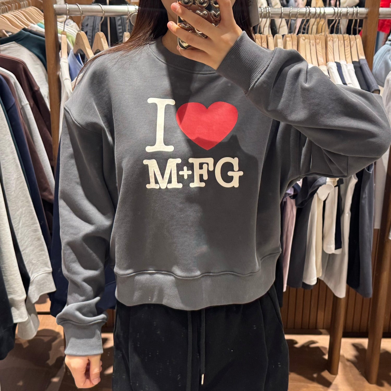 韓國 Marithe Francois Girbaud W I LOVE MFG CROP SWEATSHIRT【MF017】 - STT Mall HK 靚太網購