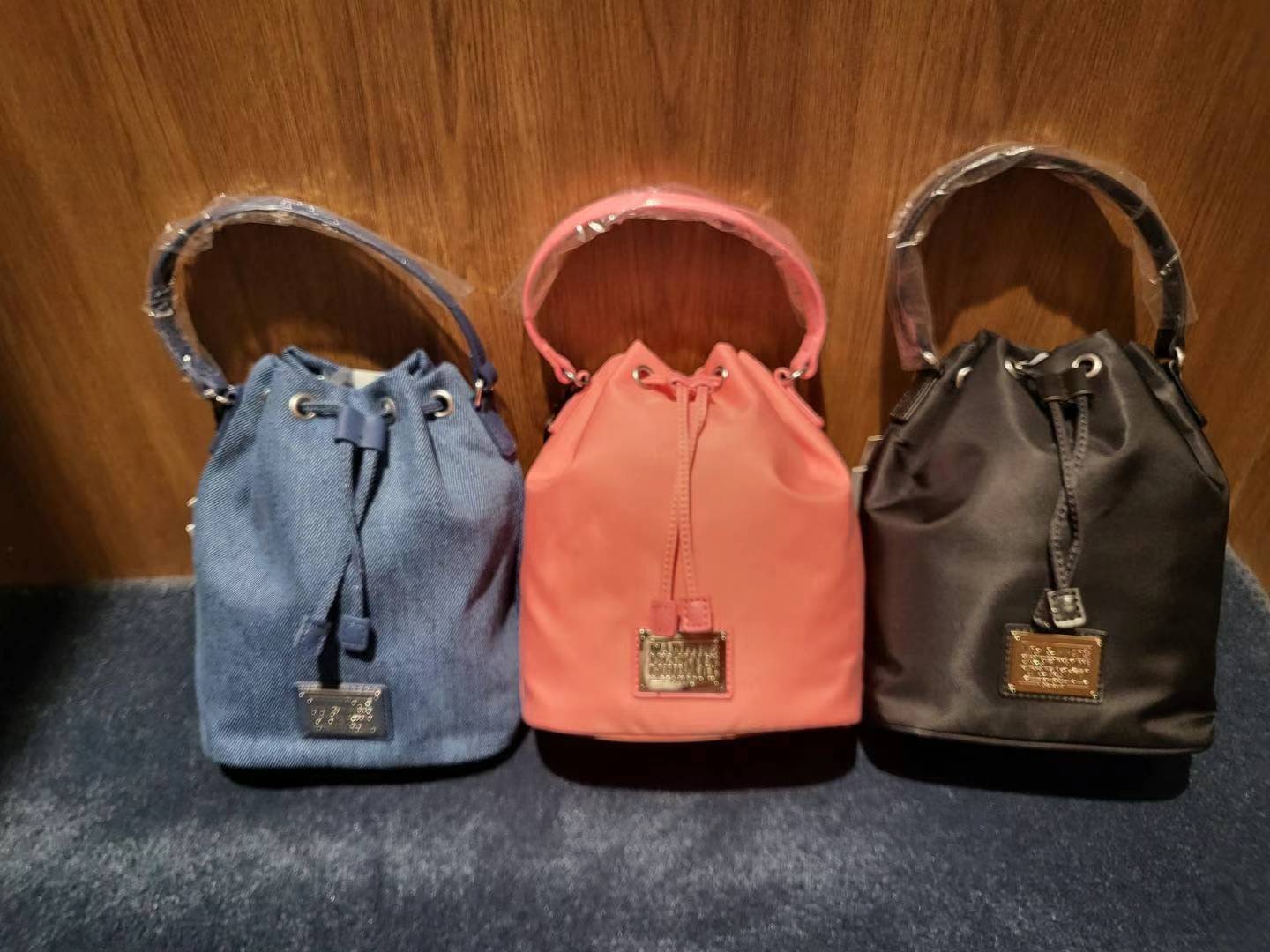 韓國 Marithe Francois Girbaud CLASSIC LOGO MINI BUCKET BAG 【MF100】 - STT Mall HK 靚太網購