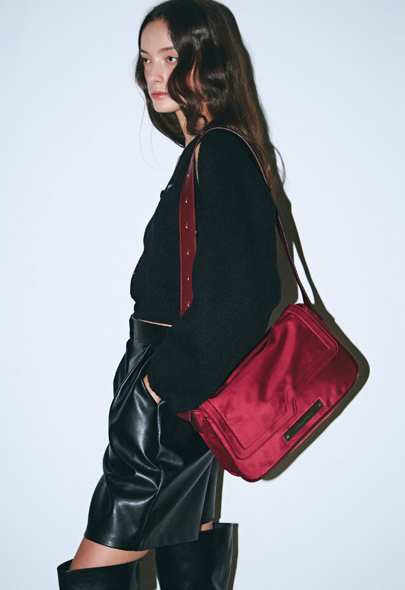 韓國 Nick Nicole CRYSTAL WAVE POINT MESSENGER BAG【NN032】