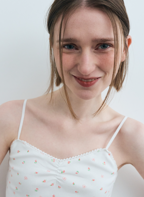 韓國 Marithe Francois Girbaud W FLOWER CROP SLEEVELESS TEE【MF594】