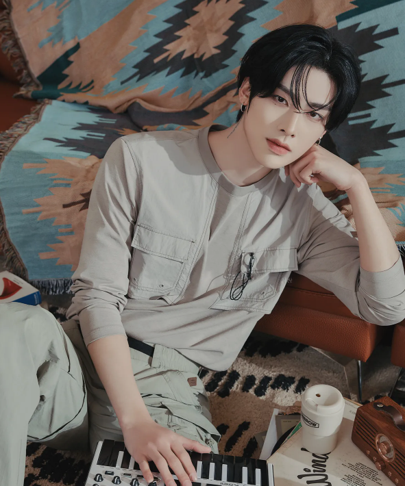 韓國 BBC Woven Patch Long Sleeve T-Shirt【BC038】