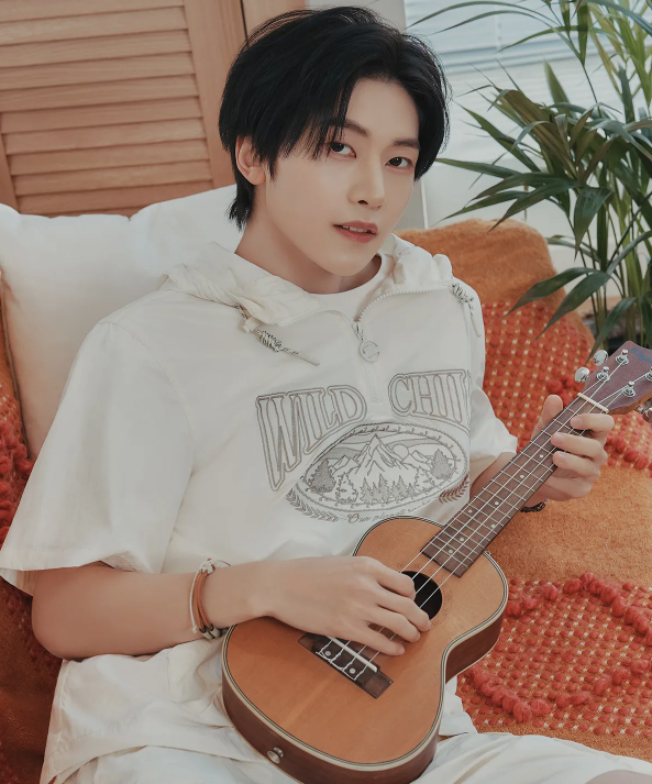 韓國 BBC Nature embroidery anorak【BC043】