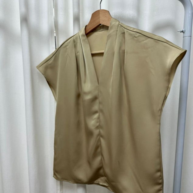 【現貨】V領純色上衣【ST073】