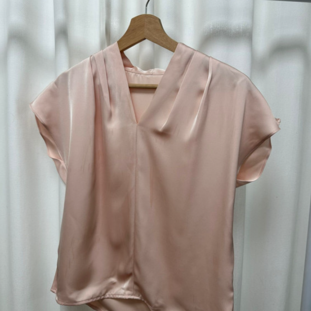 【現貨】V領純色上衣【ST073】