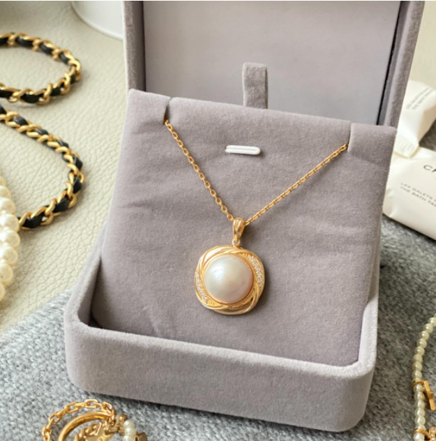 【現貨】日本全新品 螺旋馬貝鋯石吊墜(不含鏈)【S56】