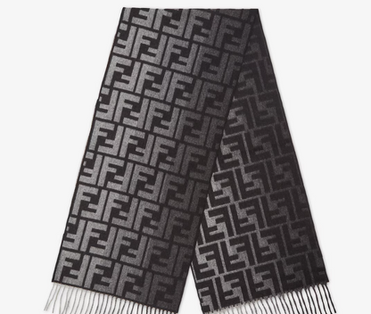 Fendi Muffler (訂金$500，總售價為 $3,568)【SE298】