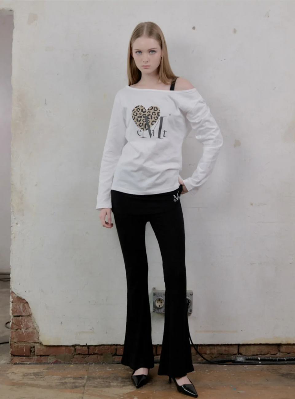 韓國 Mucent Sierra Leopard Heart One Shoulder T【MU192】