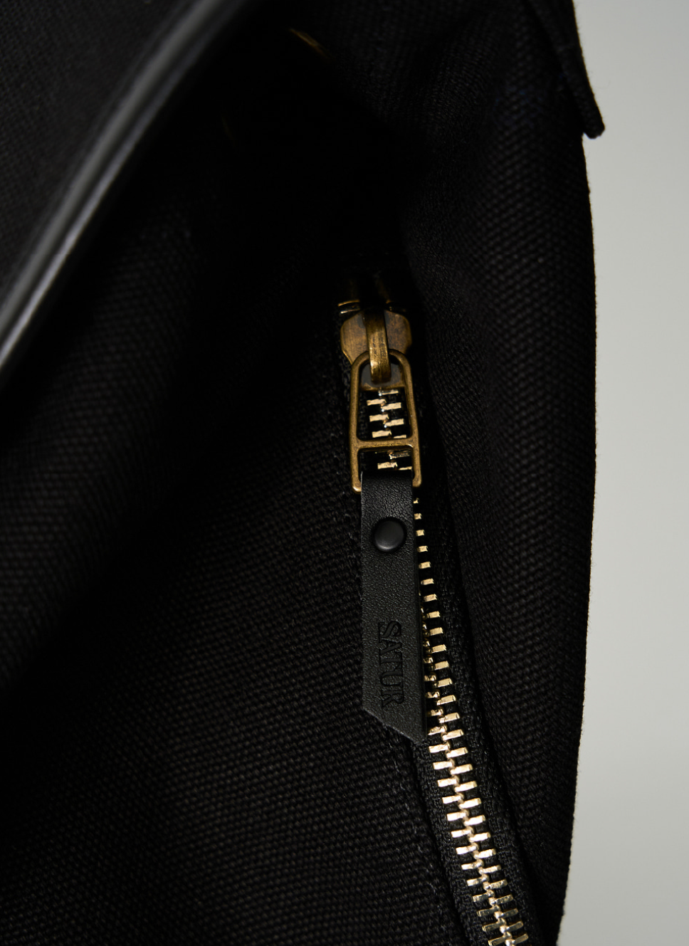 韓國 Satur Pocket Bucket Backpack【SR265】