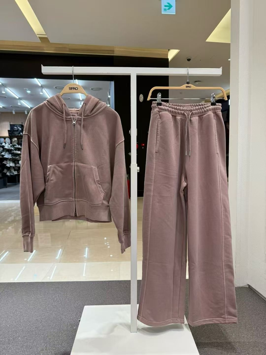 韓國 SPAO Pigment Wide Sweatpants【SP236】