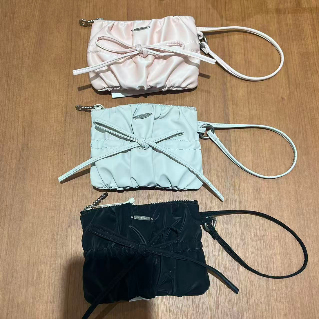 韓國 Covernat Clover Heart Shirring Ribbon Handle Pouch【CO015】