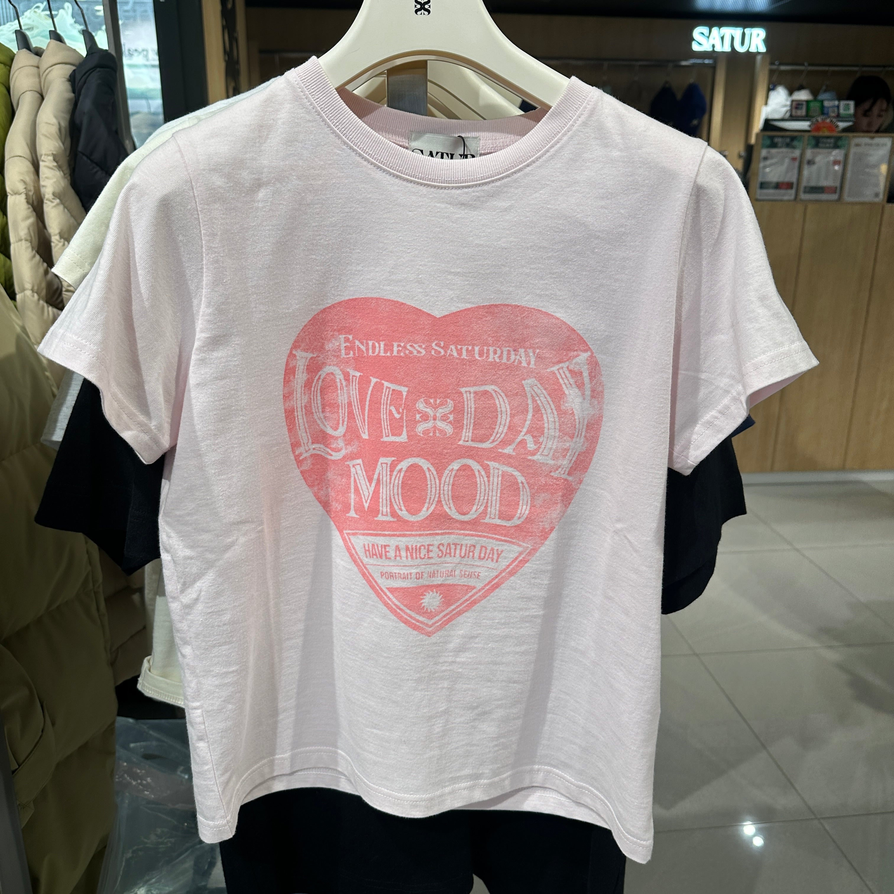 韓國 Satur Saturday Retro Mood Graphic T-Shirt【SR076】
