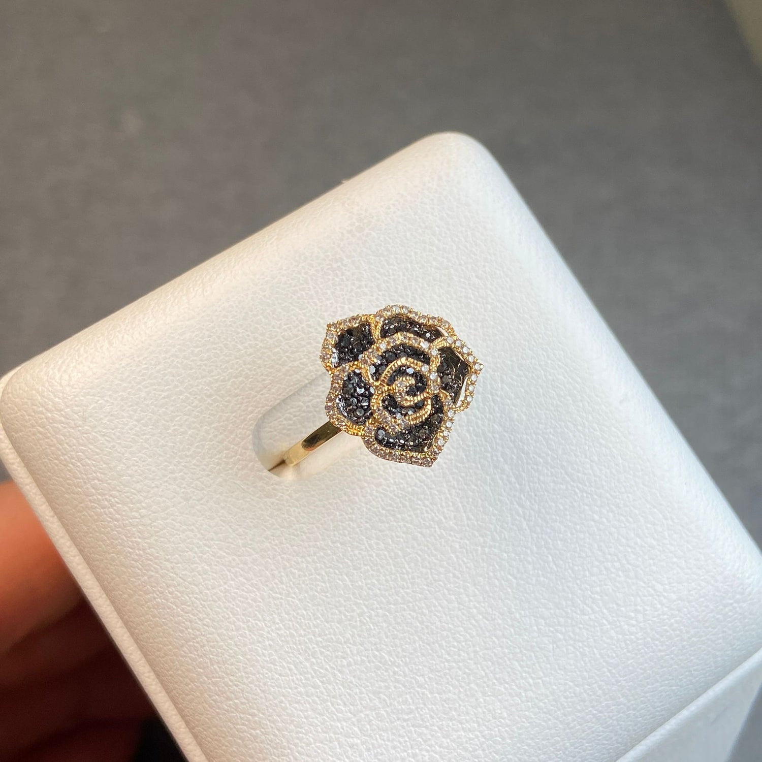 日本直送 金色玫瑰鑽石戒指【JS369】