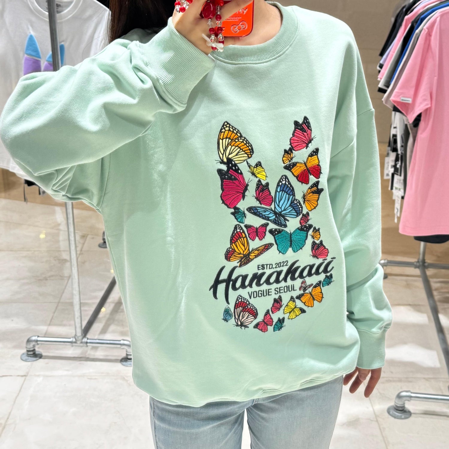 韓國 HANAHAII 蝴蝶字母圓刺繡領衛衣 【HA001】 - STT Mall HK 靚太網購