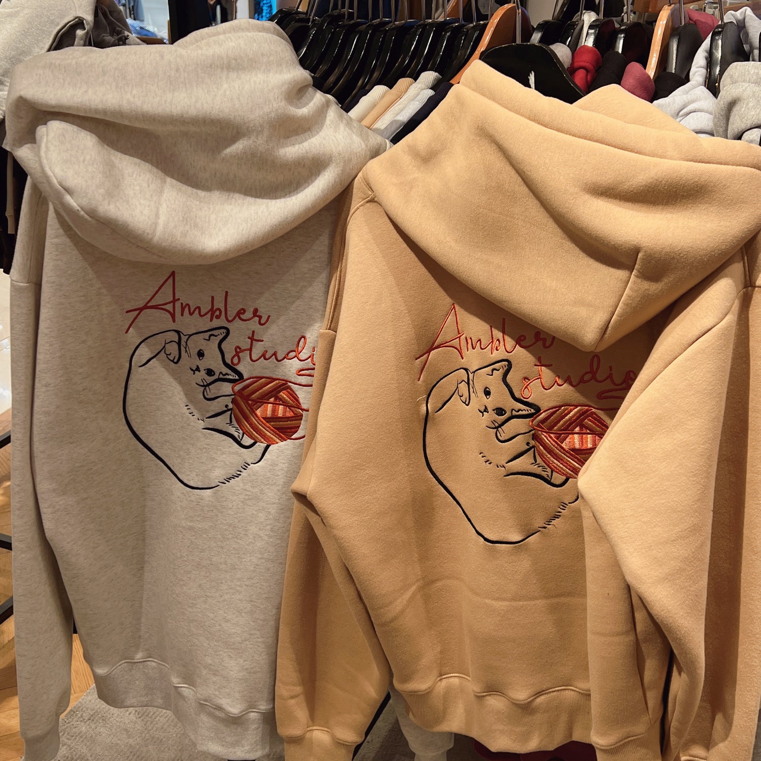 韓國 Ambler A Stray Cat Embroidered Hoodie【AR051】 - STT Mall HK 靚太網購