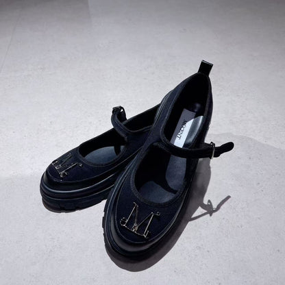 韓國 Mucent Tilia Metal Logo Point Mary Jane Shoes【MU153】