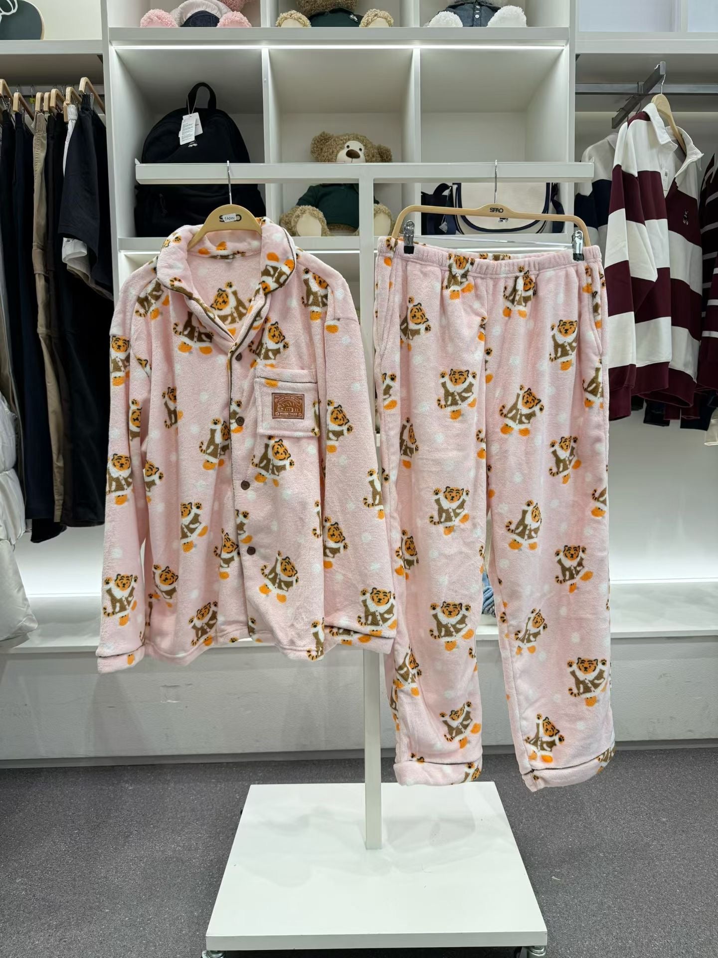 韓國 SPAO Mujik Tiger Rolling Mujik Tiger Sleep Pajamas【SP277】