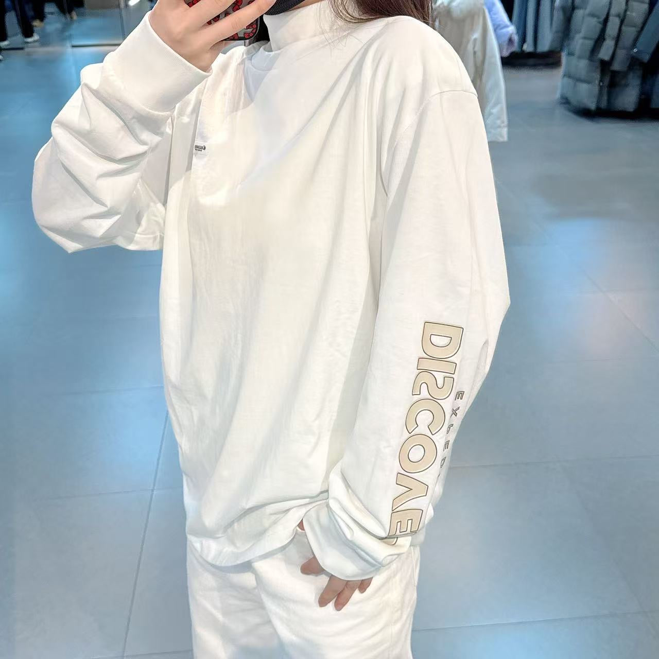 韓國 Discovery Sleeve Logo Graphic Air Heat Long Sleeve T-Shirt【DY140】