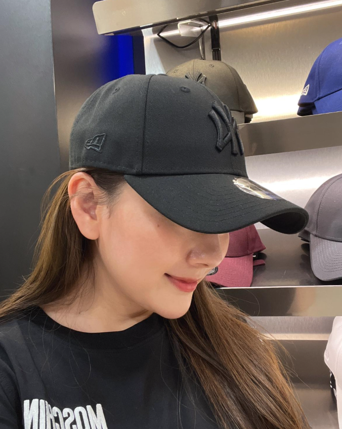 韓國 MLB New York Yankees black on black ball cap