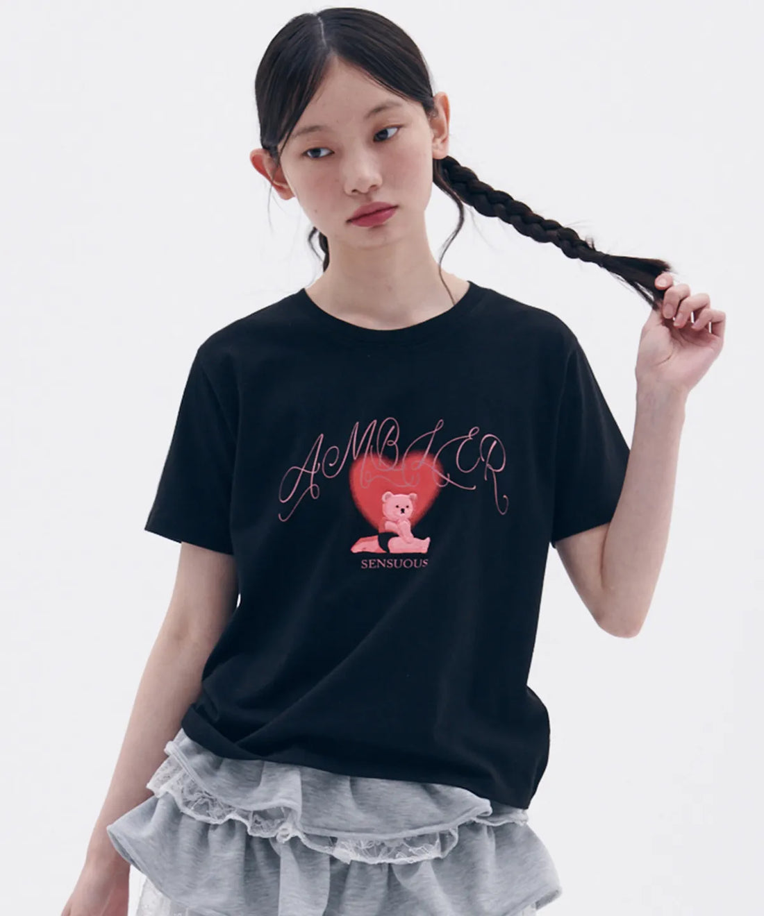 韓國 Ambler Sensuous Bear Graphic Semi-Crop Short Sleeve T-Shirt【AR105】