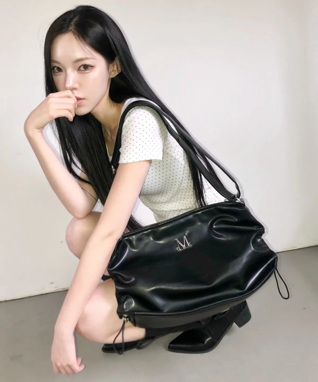 韓國 Mucent Gael Metal Logo Shirring Side String Cross Bag【MU109】