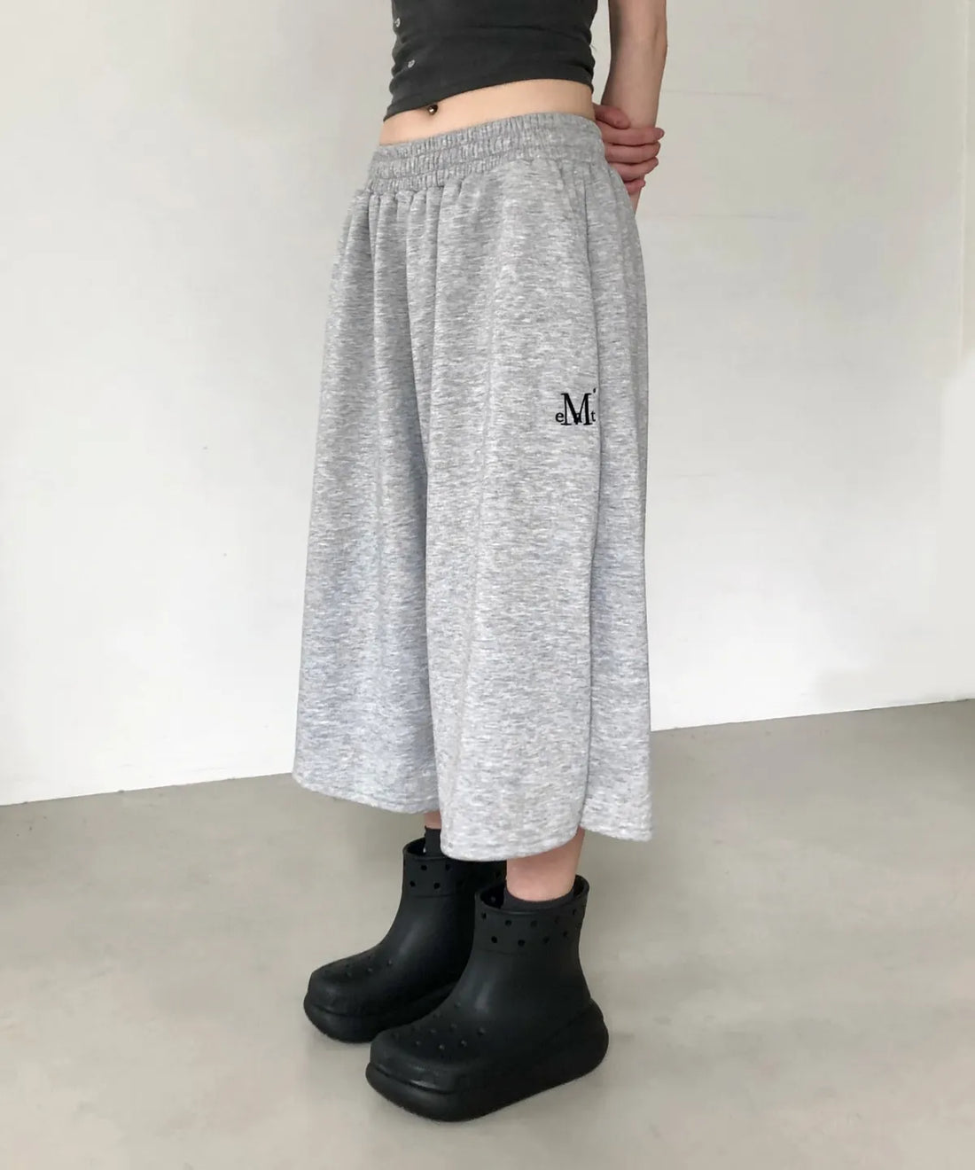 韓國 Mucent Bout Hem Button Bermuda Shorts【MU040】