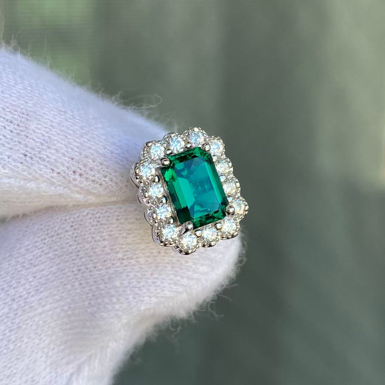 日本直送 經典方切祖母綠銀耳飾【JS397】