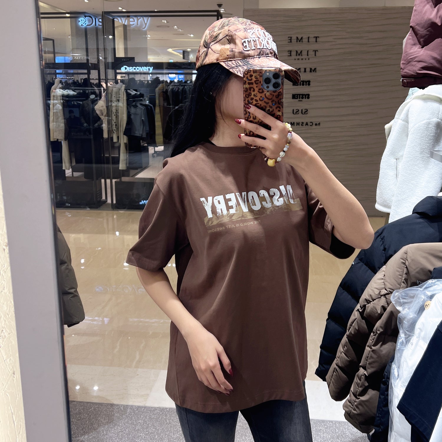 韓國 Discovery Logo-deformed graphic short-sleeved T-shirt【DY104】