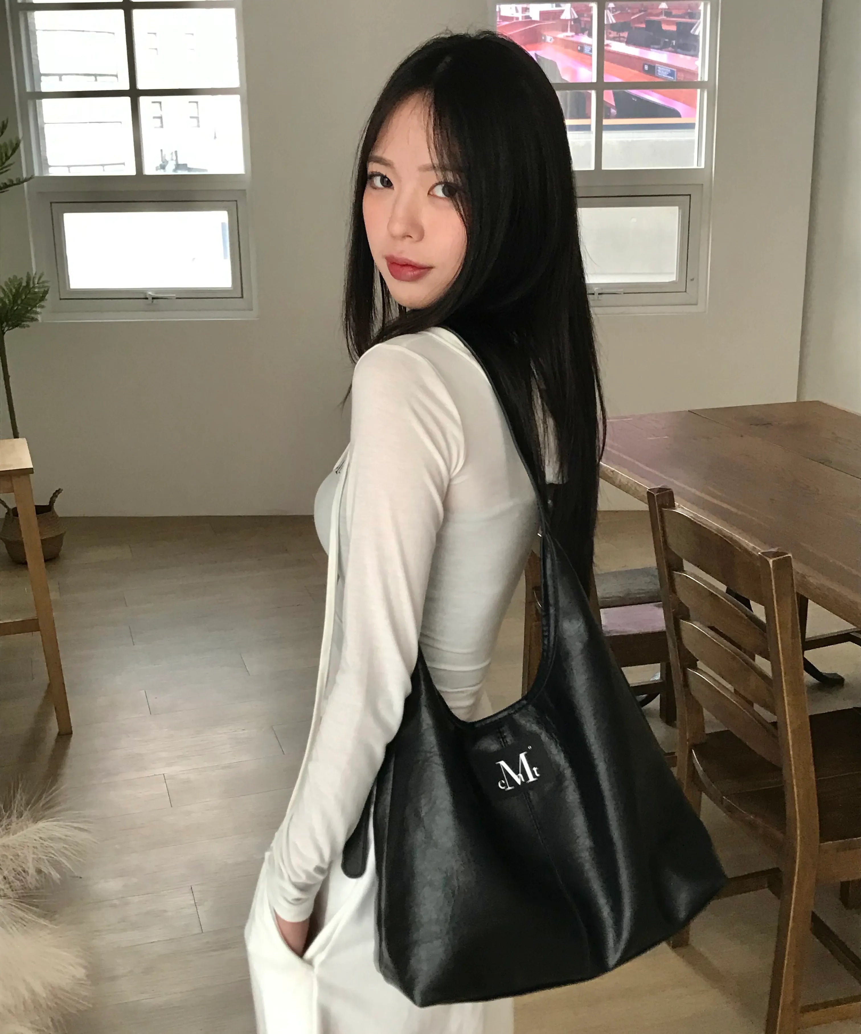 韓國 Mucent Crescent Leather Shoulder Bag【MU003】