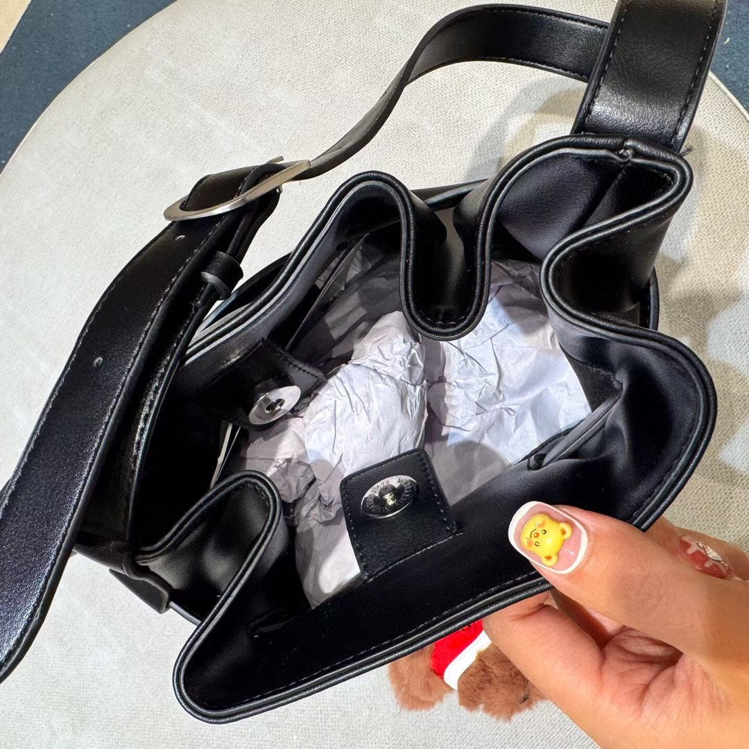 韓國 Marithe Francois Girbaud Strap Bucket Bag【MF706】