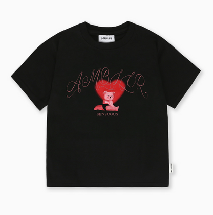 韓國 Ambler Sensuous Bear Graphic Semi-Crop Short Sleeve T-Shirt【AR117】