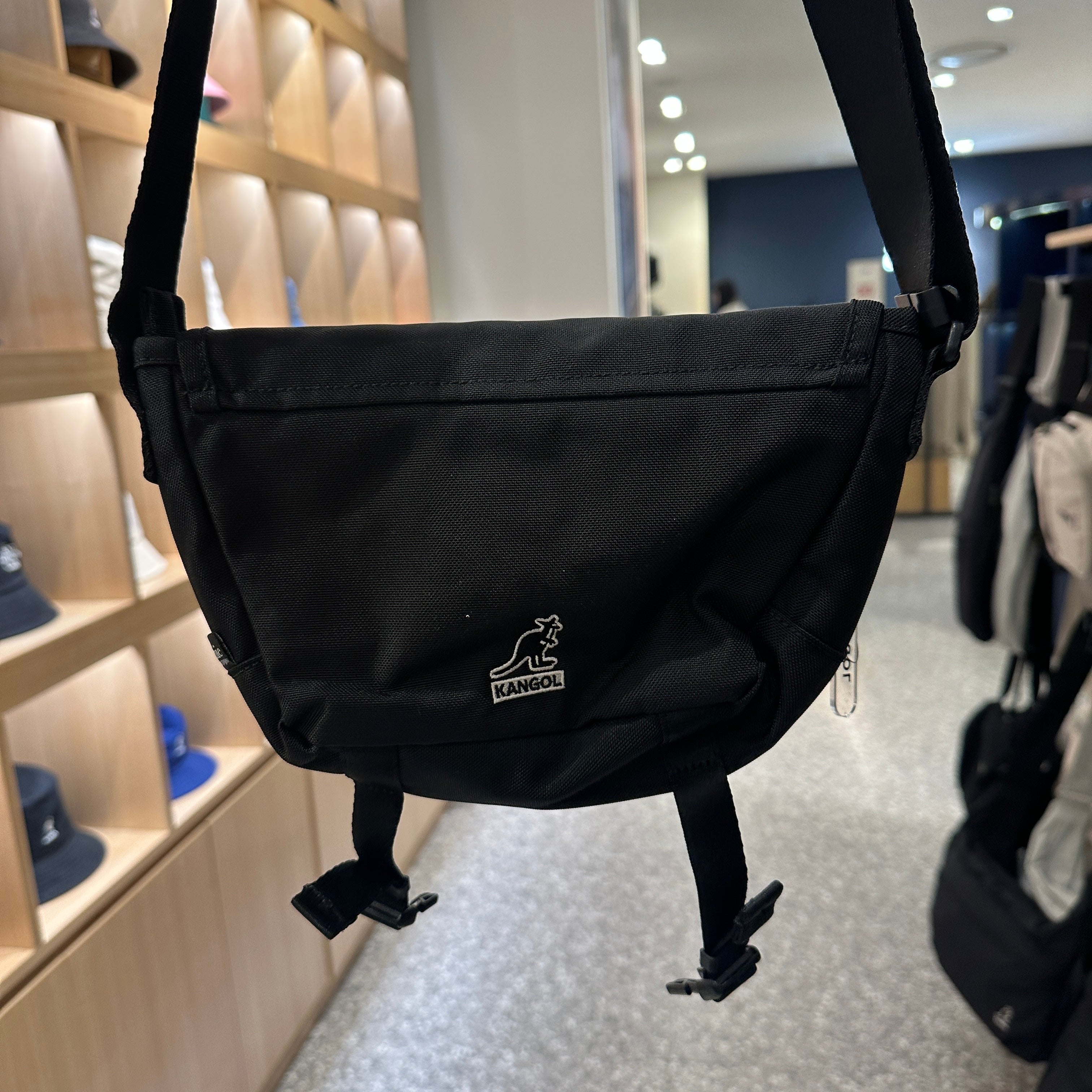 韓國 KANGOL Icon Quantum Small Cross Bag【KL104】