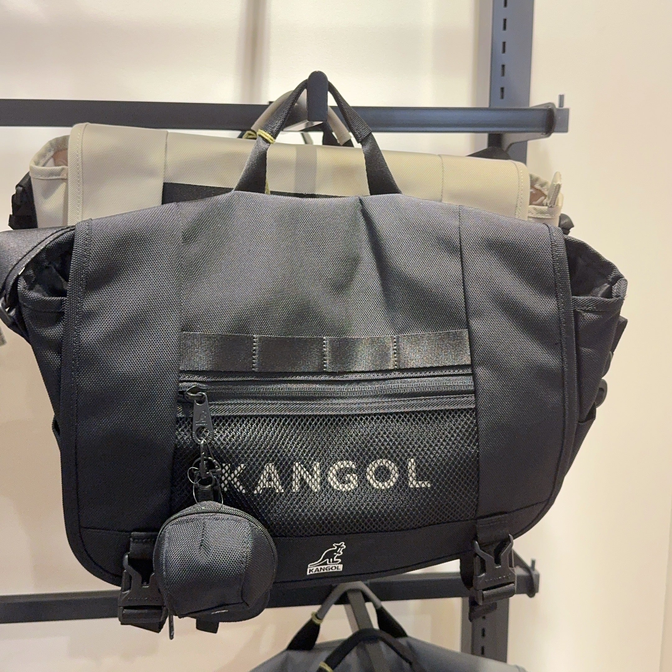 韓國 KANGOL Icon Messenger Bag【KL097】