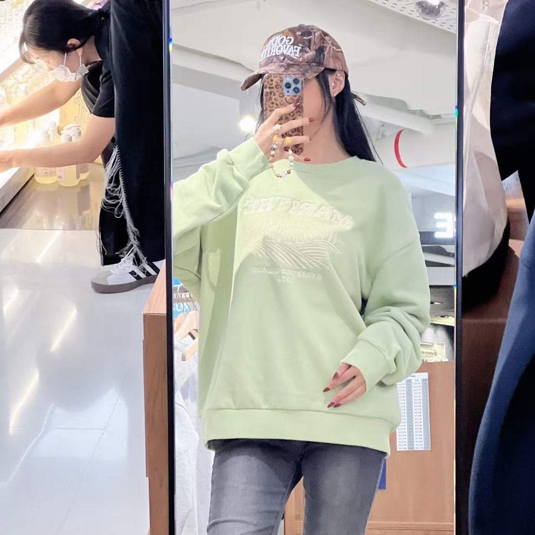 韓國 Marithe Francois Girbaud Winery Applique Logo Over Fit Sweatshirt【MF672】