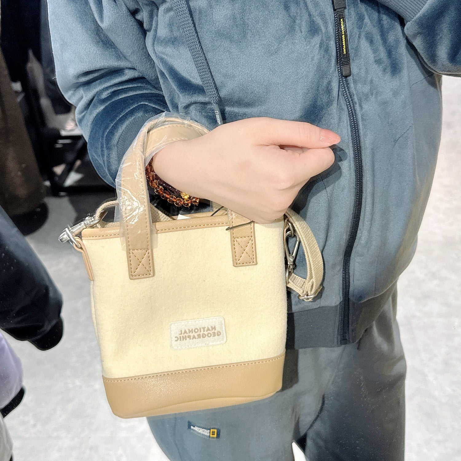 韓國 National Geographic Felt Cylinder Mini Crossbody Bag【NG123】