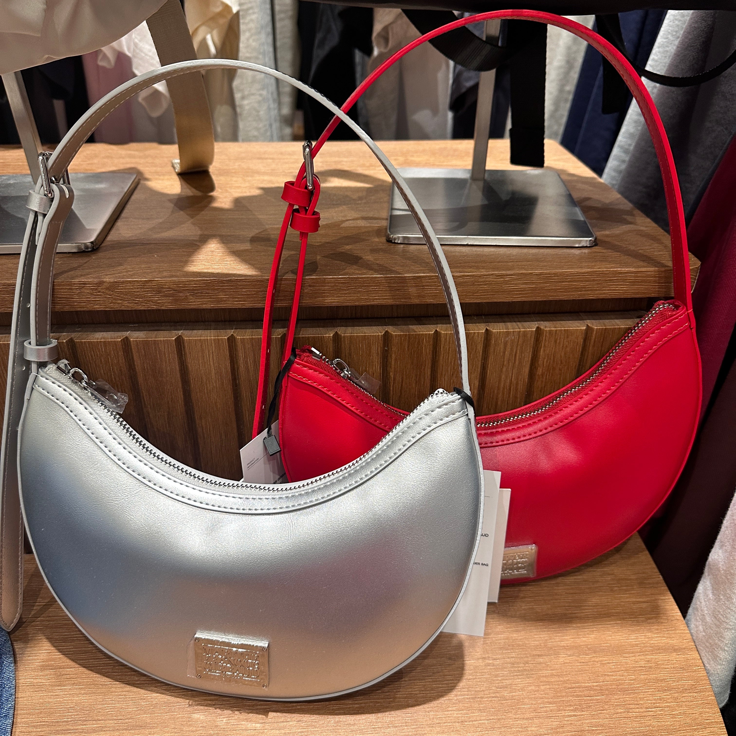 韓國Marithe Francois Girbaud CLASSIC LOGO HALF MOON SHOULDER