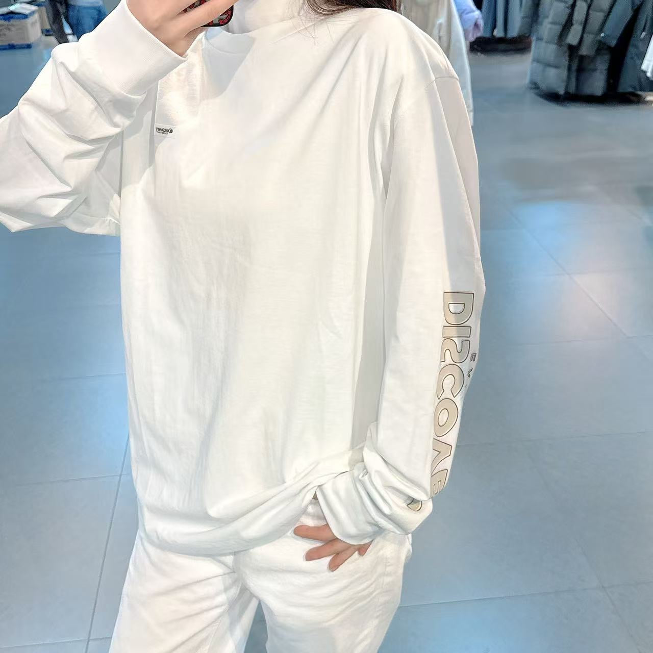 韓國 Discovery Sleeve Logo Graphic Air Heat Long Sleeve T-Shirt【DY140】