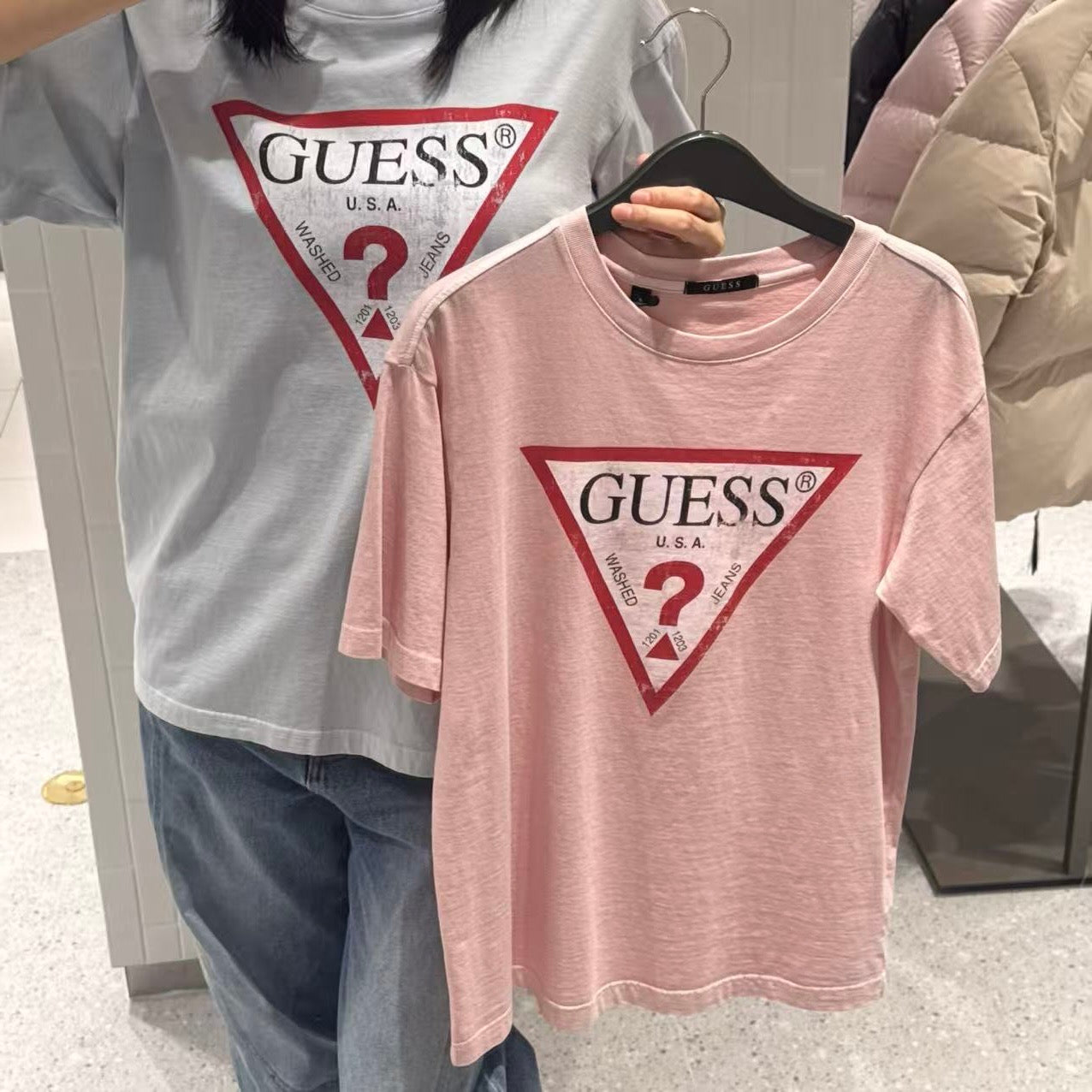 韓國 Guess Uni Semi Over Crack Triangle Short Sleeve T-Shirt【GU003】