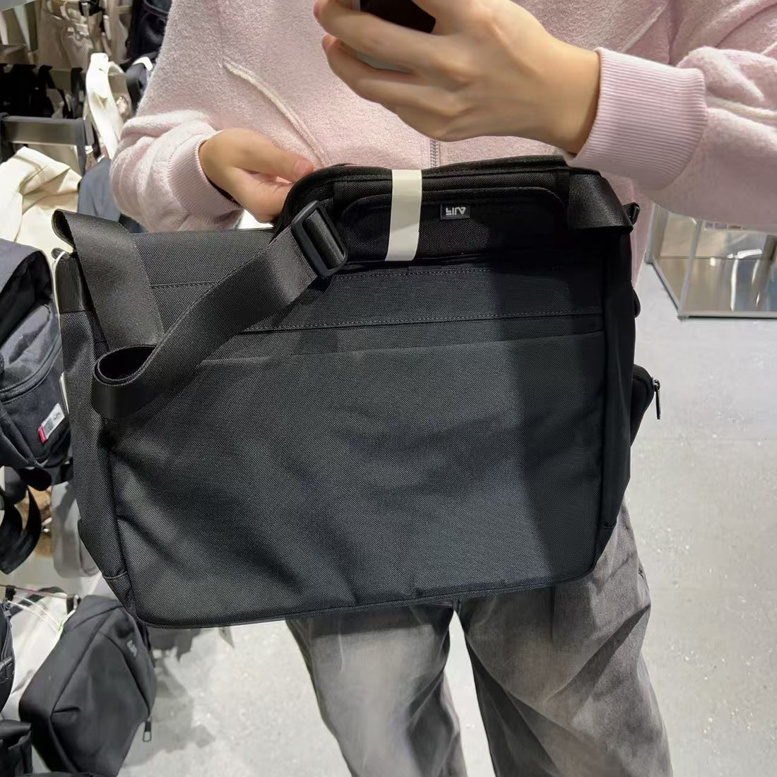 韓國 FILA Mesh Medium Messenger Bag【FA101】