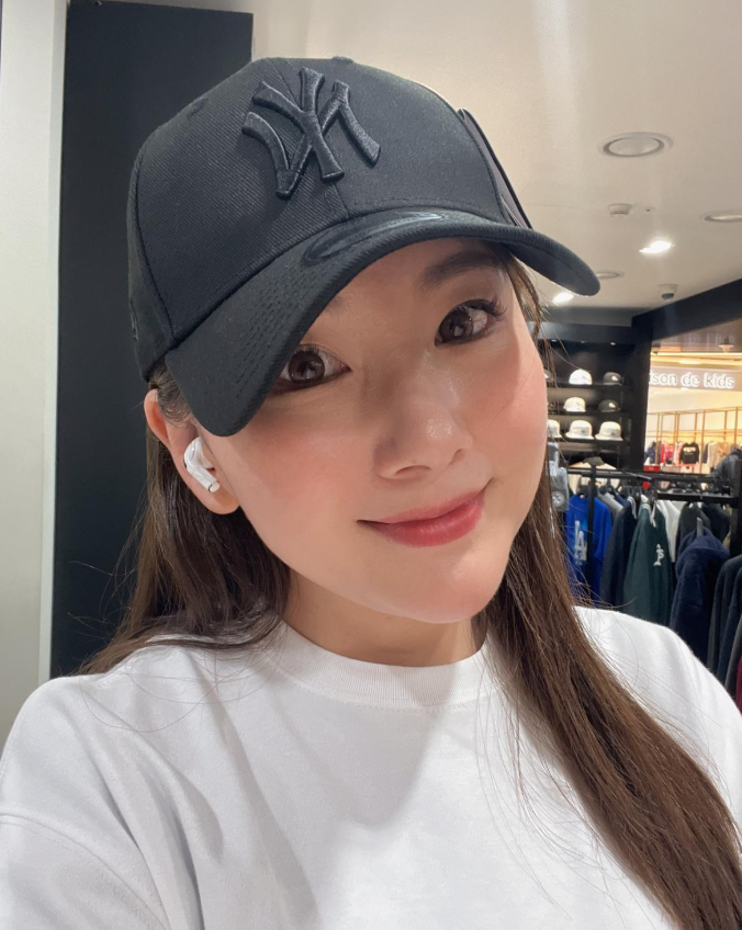 韓國 MLB New York Yankees black on black ball cap