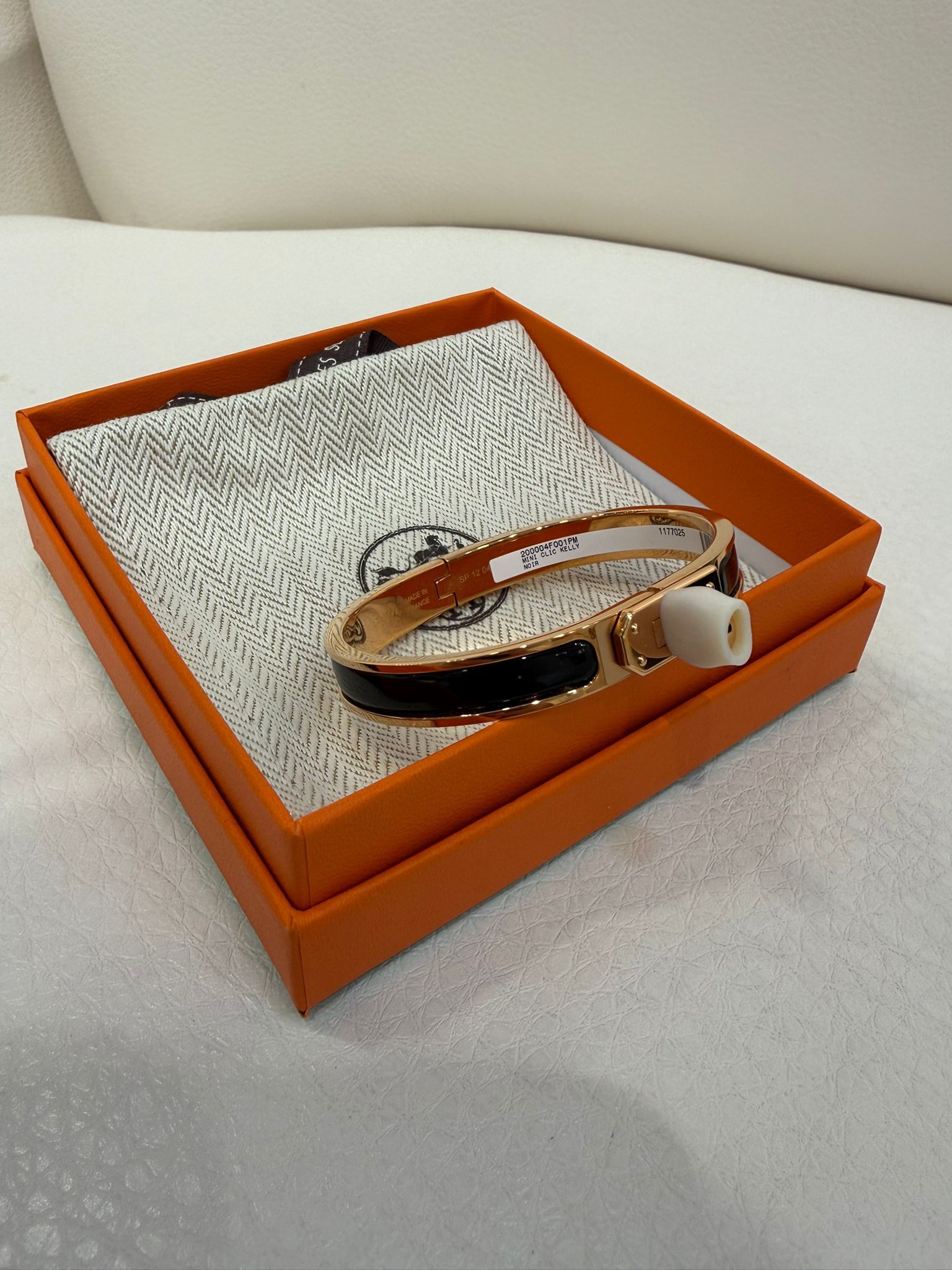 全新Kelly扣手鈪黑色玫瑰金 【JS535】