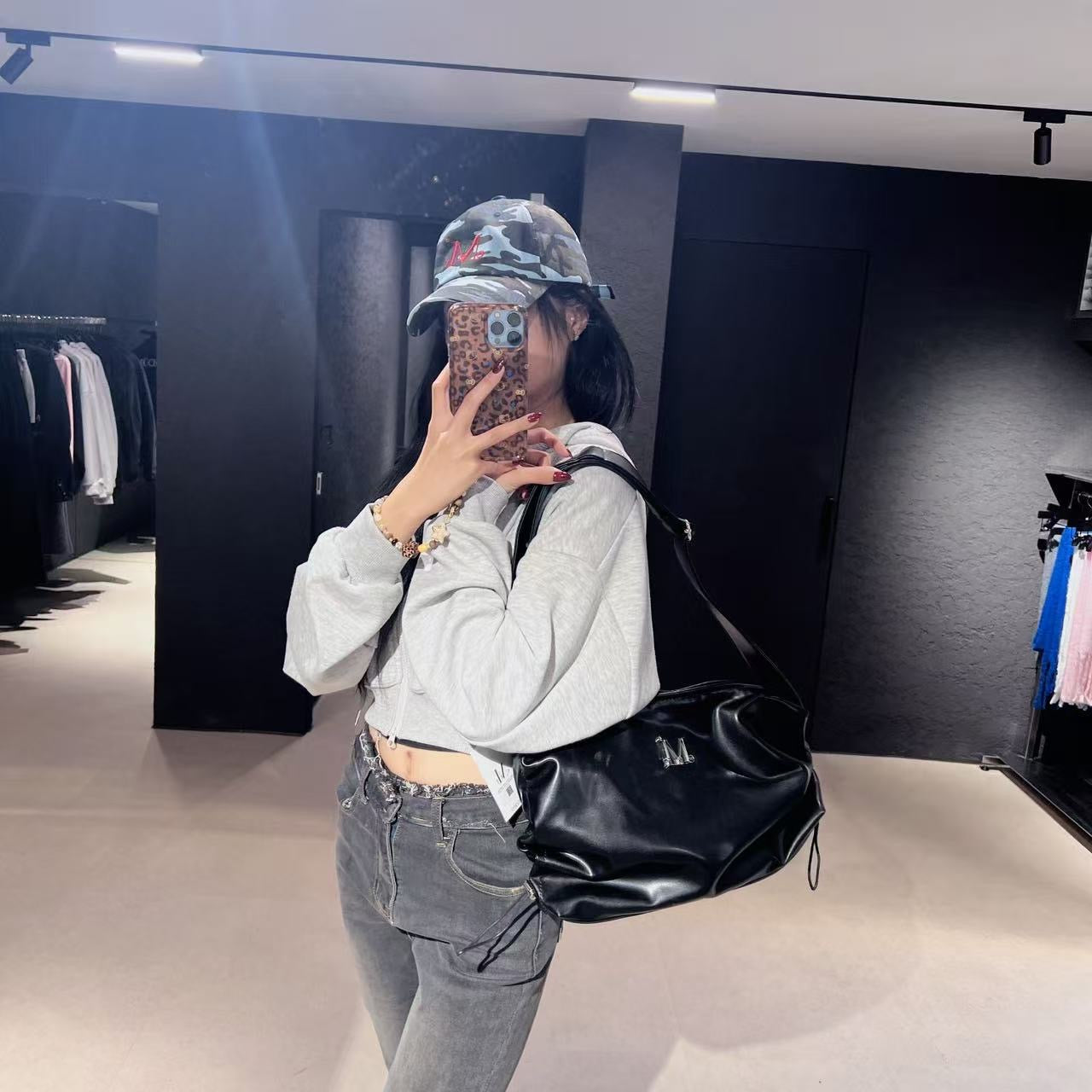 韓國 Mucent Gael Metal Logo Shirring Side String Cross Bag【MU109】