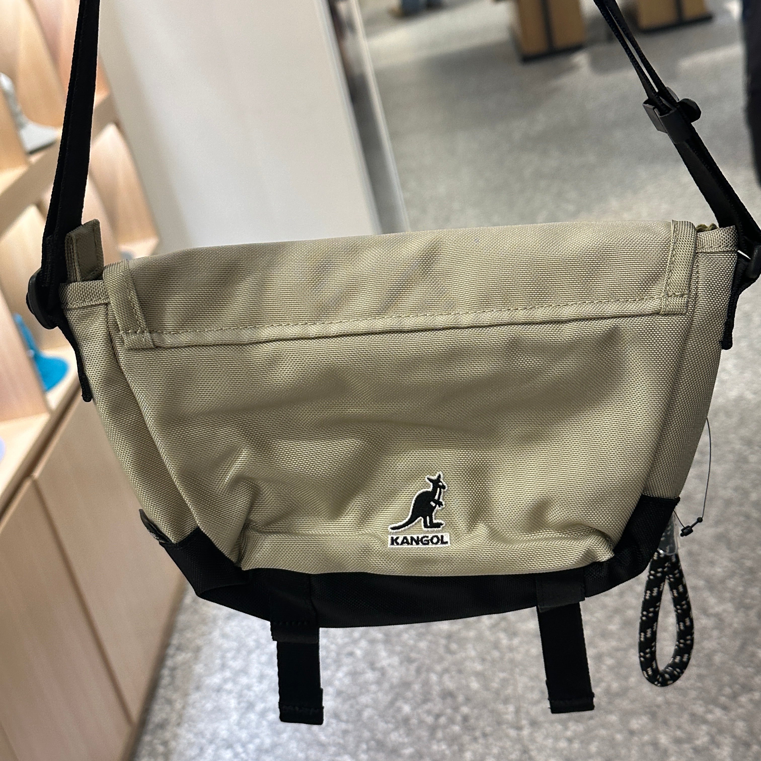 韓國 KANGOL Icon Quantum Small Cross Bag【KL104】