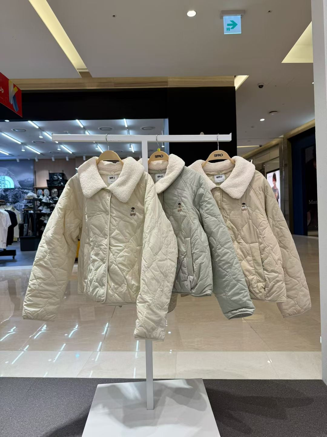 韓國 SPAO Detachable Collar Lightweight Quilted Jacket【SP240】