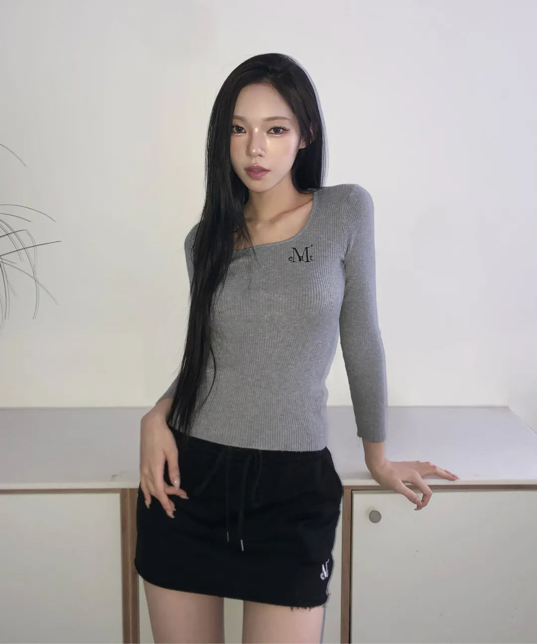 韓國 Mucent Luevve Square Neck Long Sleeve T【MU213】