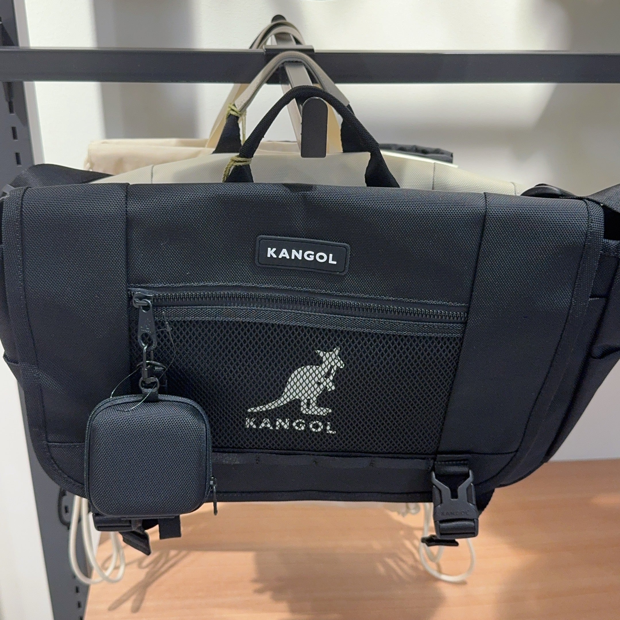 韓國 KANGOL Gear Messenger Bag【KL096】