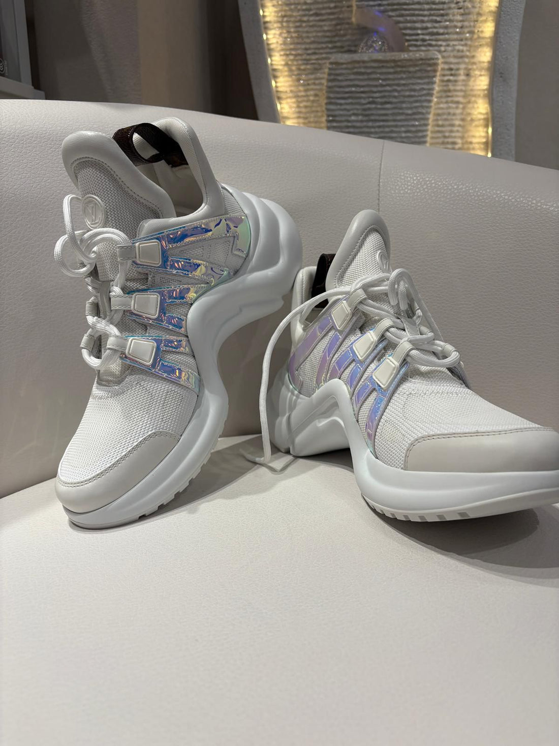 全新LV 白色厚底運動波鞋  訂金 $500 總售價 $5988【JS489】